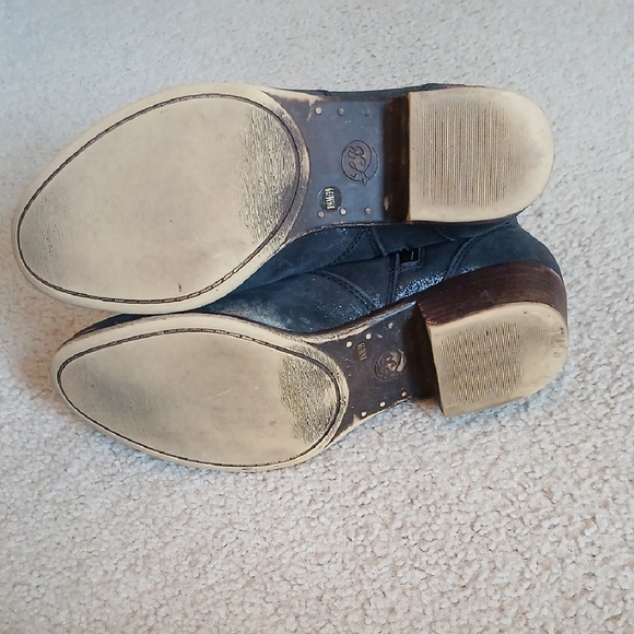 Lucky Brand Black Leather Ankle Boots - Picture 3 of 8